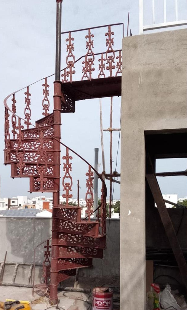Cast Iron Spiral Staircase, 6 feet diameter