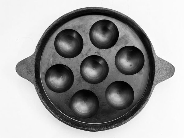 Aarogyam Pre-seasoned Cast Iron Paniyaram Pan, 7 Cavity, Ring Bottom, Naturally Nonstick, Induction Friendly Appam Pan / Appe, Smooth Pits. Ferrolite Series.