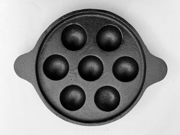 Aarogyam Pre-seasoned Cast Iron Paniyaram Pan, 7 Cavity, Naturally Nonstick Appam Pan / Appe. Ferrolite Series.